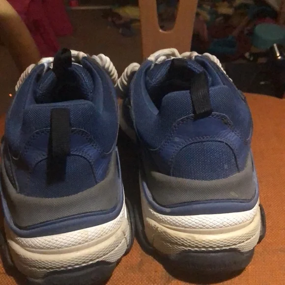 100% authentic Balenciaga triple S sneakers